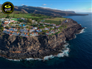 For golf fanatics looking to play a spectacular course whilst still being able to indulge in luxury and tranquillity, this hotel is for you. Sitting on top of the beautiful Tecina Golf course where breath-taking scenic views are offered throughout, you sim